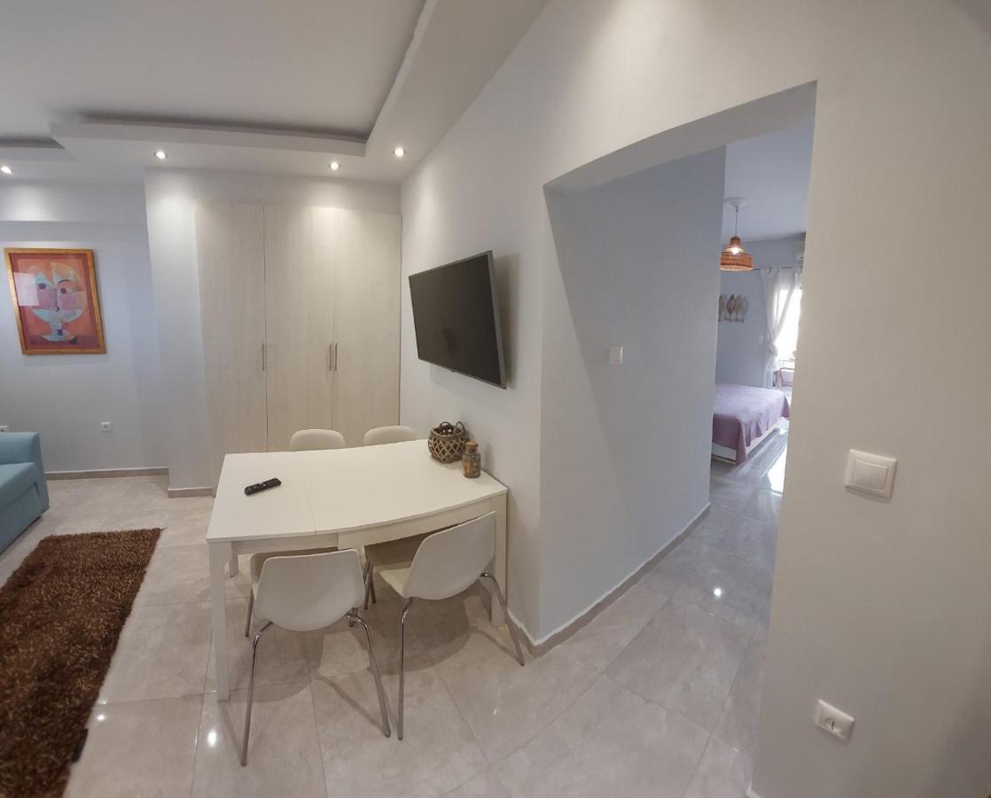 Zeppelin Apartment Loutráki Exterior photo